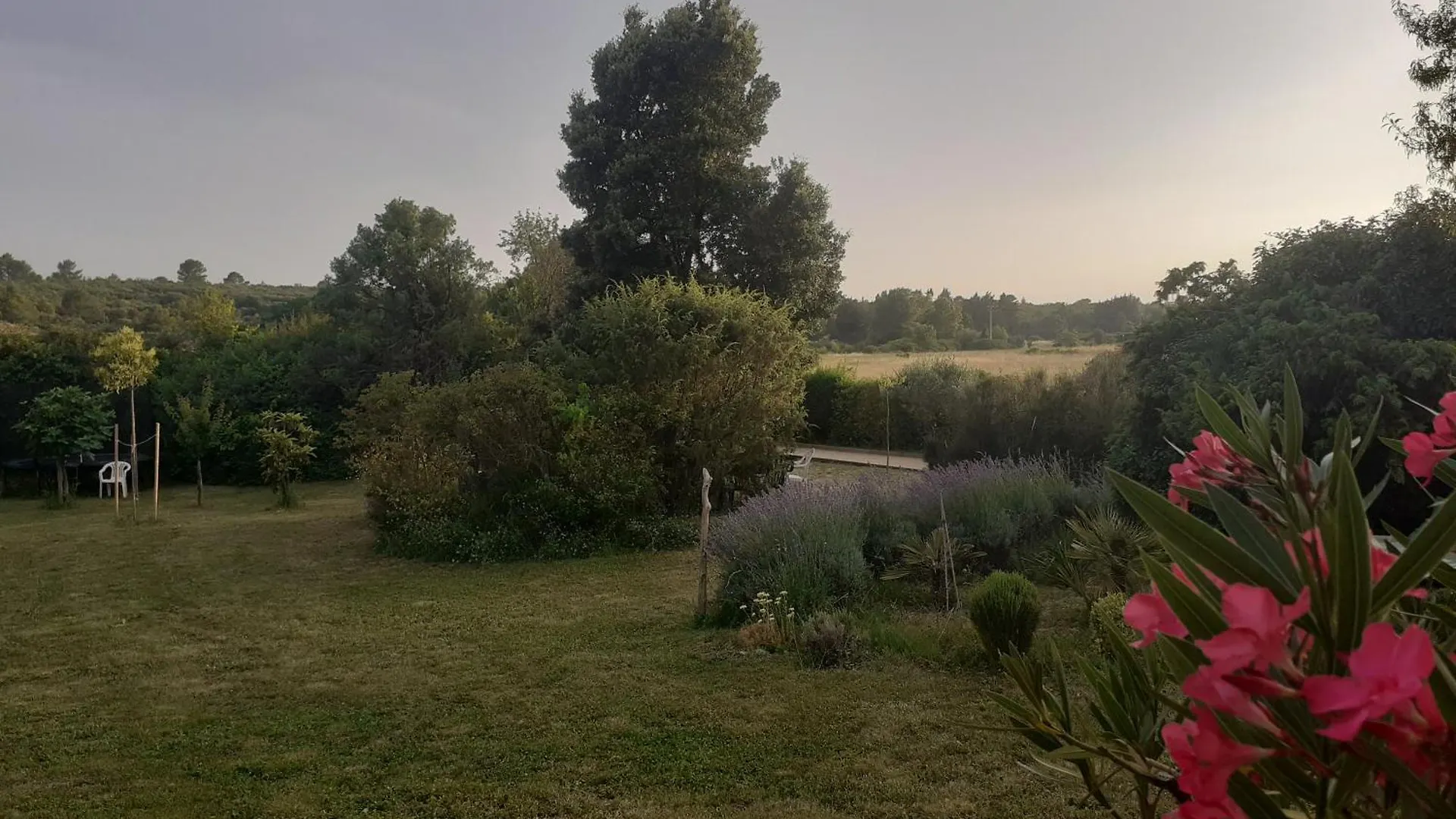 Charmante Maison Atypique Régusse 0*,  France