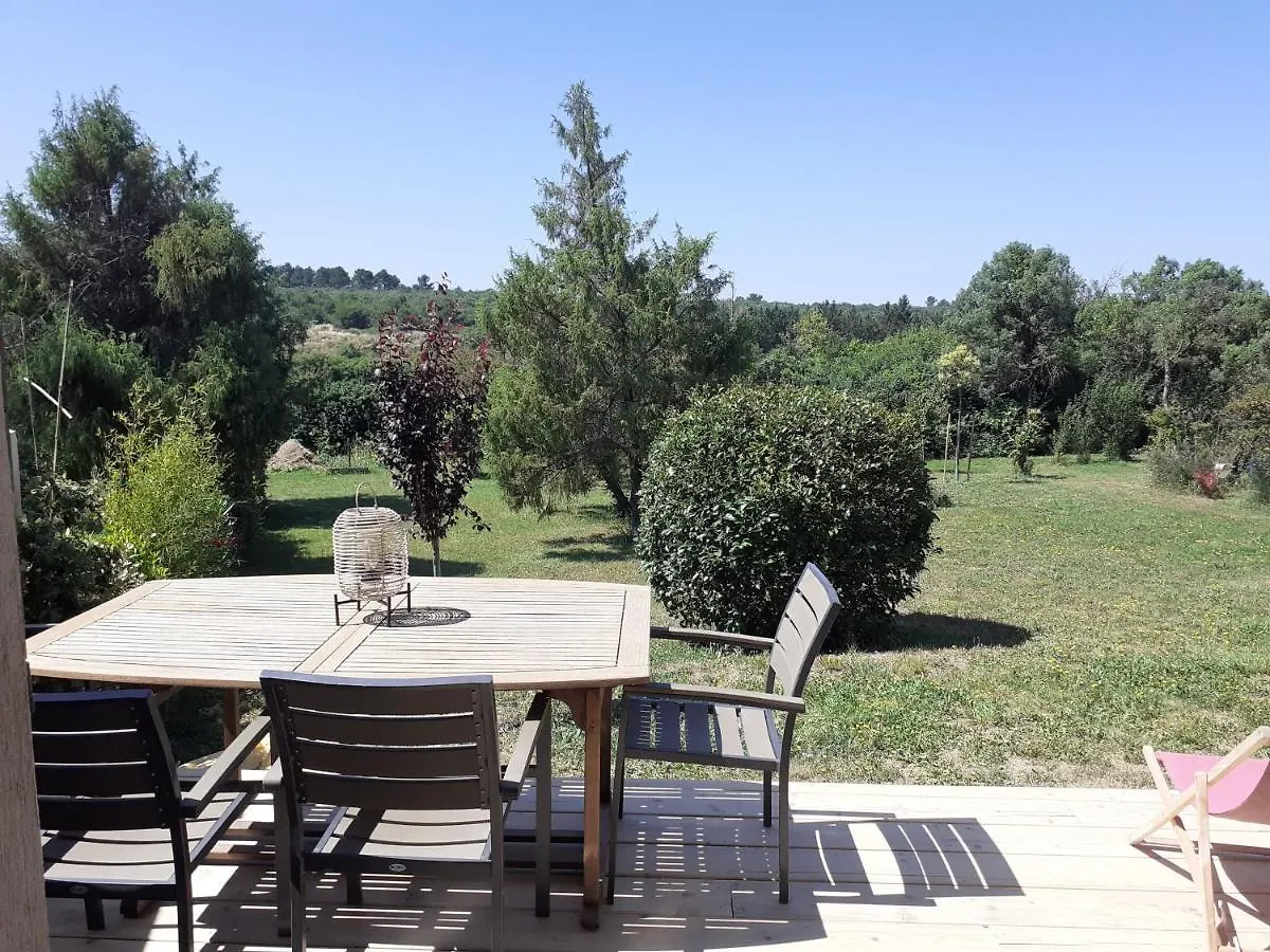 Holiday home Charmante Maison Atypique Regusse